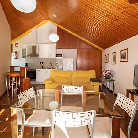 2 Bedrooms At Vilanova 100 M Away From The With Sea View Enclosed Garden And Wifi Appartement *