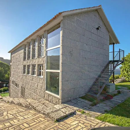 2 Bedrooms At Vilanova 100 M Away From The With Sea View Enclosed Garden And Wifi Appartement *